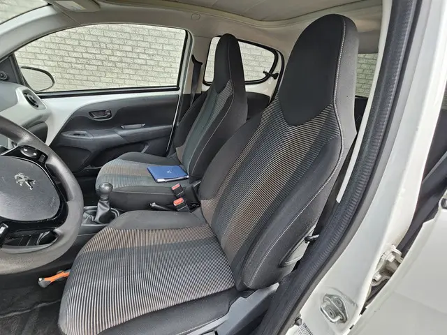 Peugeot 108 1.0 VTi Active Top/Airco 2014 Benzine 11