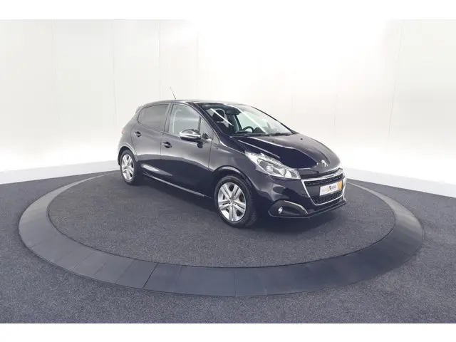 Peugeot 208 PureTech 82 Signature 2019 Benzine 7