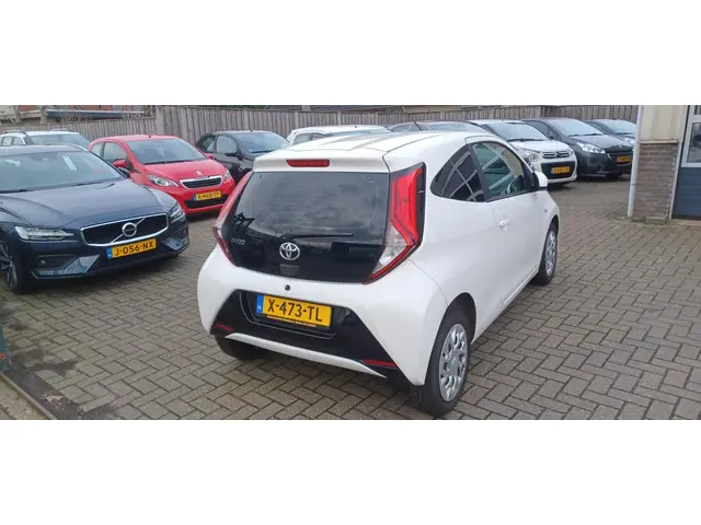 Toyota Aygo 1.0 VVT-i x 2018 Benzine 4