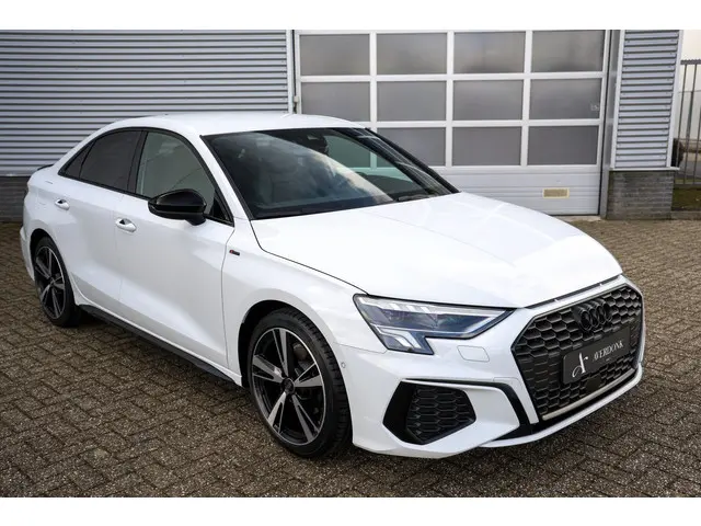 Audi A3 Limousine 35 TFSI 3x S-Line 150PK 2023 Benzine 18