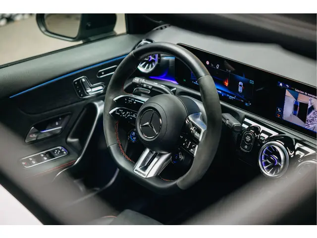 Mercedes-Benz A-Klasse AMG 45 S 4MATIC+ 2024 Benzine 24