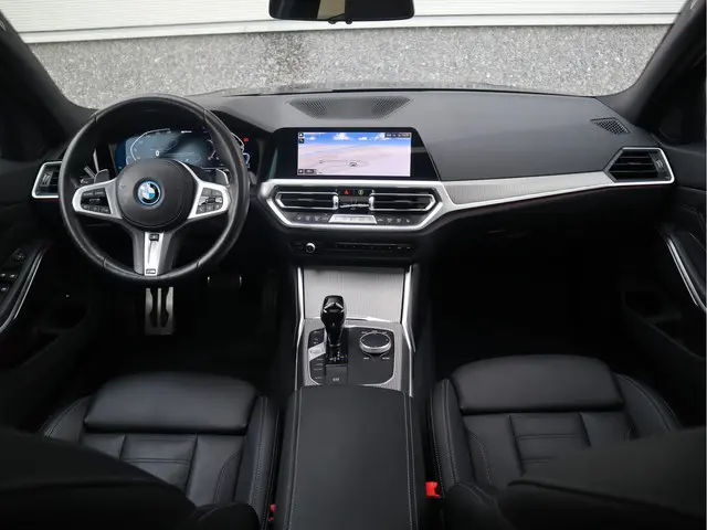 BMW 3 Serie M-Sport 2022 Hybride Benzine 40