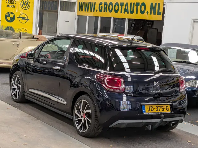 DS DS 3 1.2 PureTech Inès de la Fressange 2016 Benzine