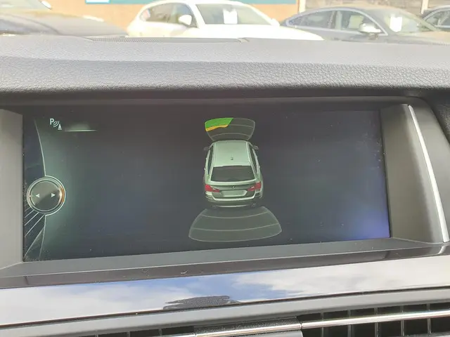 BMW 5 Serie Touring 528xi High Executive 2014 Benzine 10