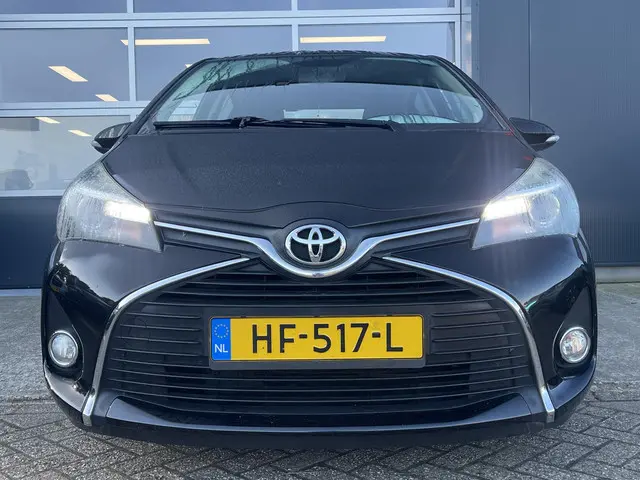 Toyota Yaris 1.3 VVT-i Aspiration 2015 Benzine 4