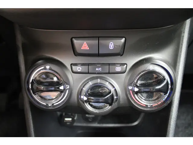 Peugeot 208 1.4 VTi Active 2012 Benzine 10