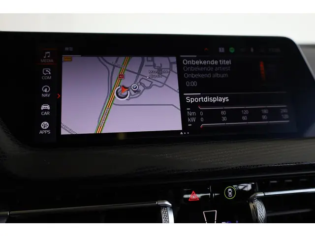 BMW 1 Serie 118i 2024 Benzine 13