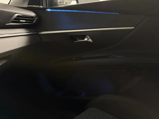 Peugeot 3008 1.2 PureTech Allure 2018 Benzine 19