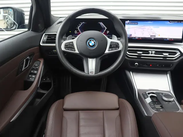 BMW 3 Serie Touring 330e 2024 Hybride Benzine 9