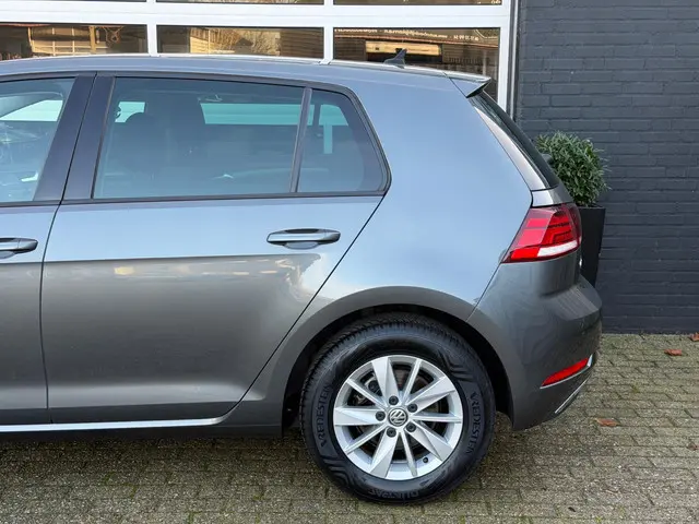 Volkswagen Golf 1.0 TSI Highline / ACC / LED 2018 Benzine 22