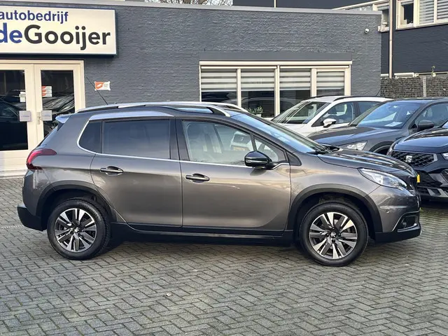 Peugeot 2008 1.2 PureTech Allure Automaat 2018 Benzine 2