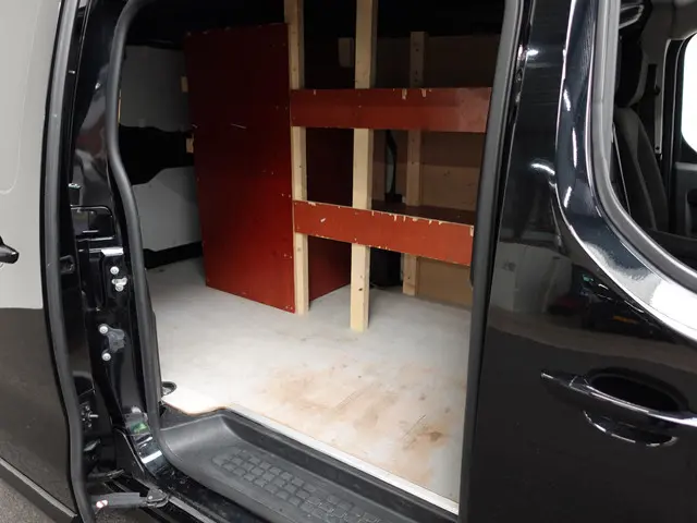 Peugeot Expert L2H1 100pk Premium 2022 Diesel 31