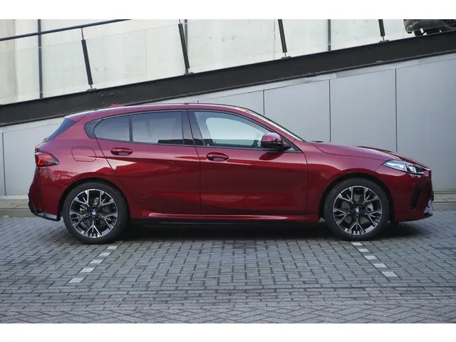 BMW 1 Serie 120 2026 Benzine 4