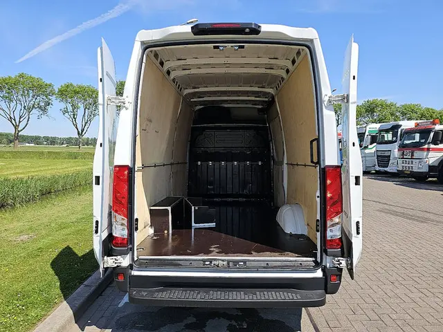 Iveco Daily 35S14 2022 Diesel 15