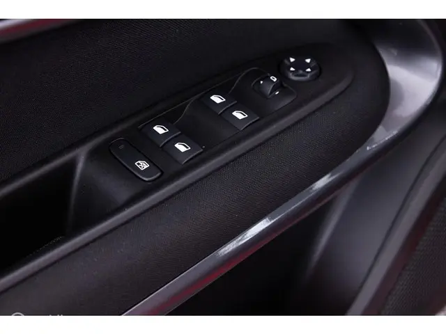 Fiat 600 600e RED 54 kWh 2024 Elektrisch 8