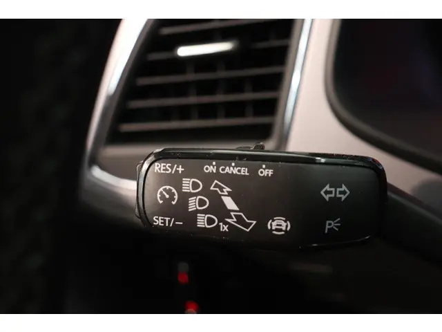 SEAT Leon 1.0 TSI Style Ultimate Edition 2020 Benzine 18