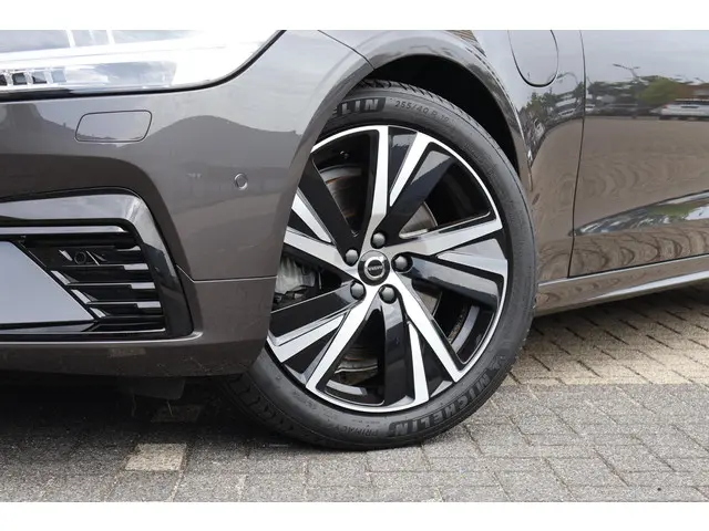 Volvo S90 T8 AWD Ultimate Dark 2024 Hybride Benzine 6