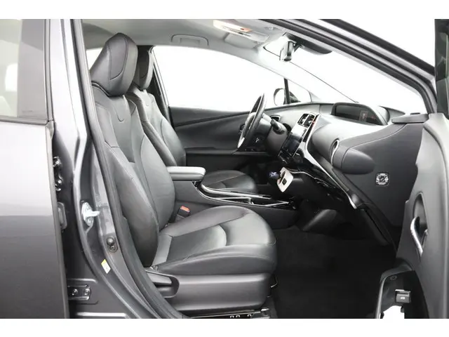 Toyota Prius 1.8 Plug-in Executive 2019 Hybride Benzine 22