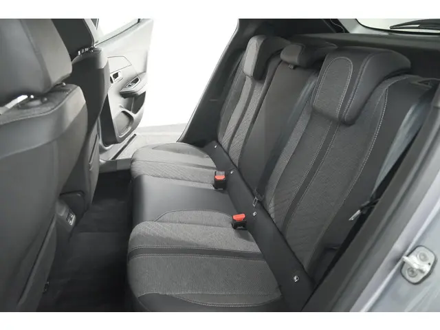 Peugeot 2008 PureTech 100 Allure 2024 Benzine 30