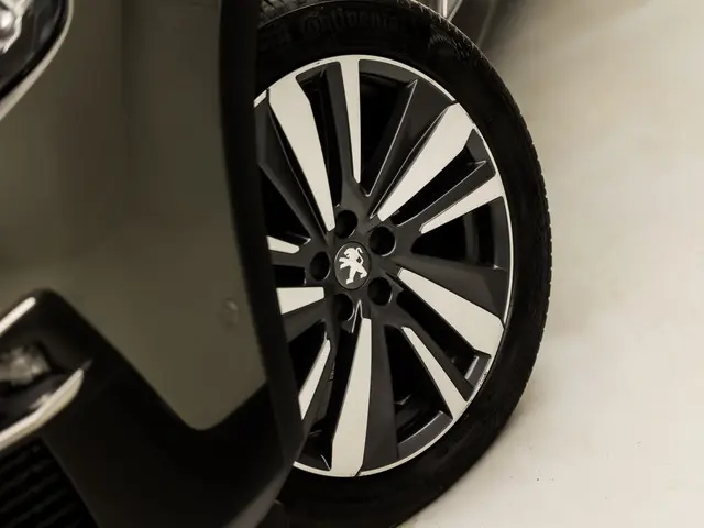 Peugeot 5008 1.2 PureTech Sport 7 Persoons 2020 Benzine 20