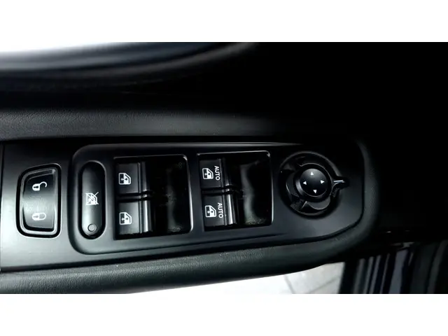 Jeep Renegade 1.6 E-Torq Black Line 2016 Benzine 20
