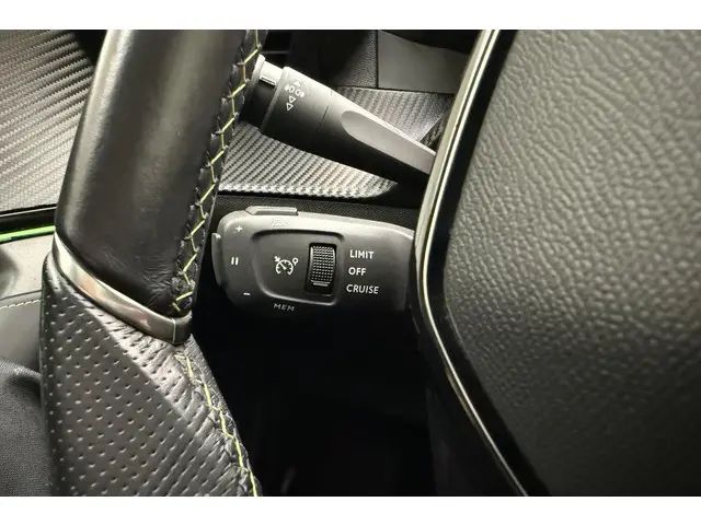 Peugeot e-2008 EV GT 50 kWh 2020 Elektrisch 31