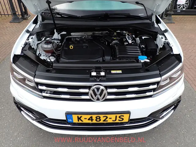 Volkswagen Tiguan Allspace 1.5 TSI R-LINE 2021 Benzine 38