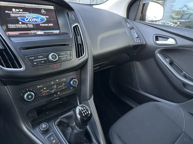 Ford Focus Wagon 1.0 Trend Edition 2015 Benzine 10