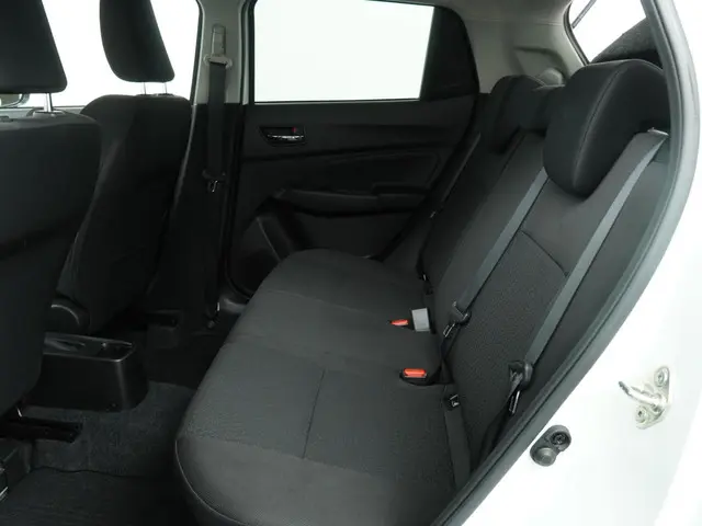 Suzuki Swift 1.2 Style Smart Hybrid 2023 Benzine 9