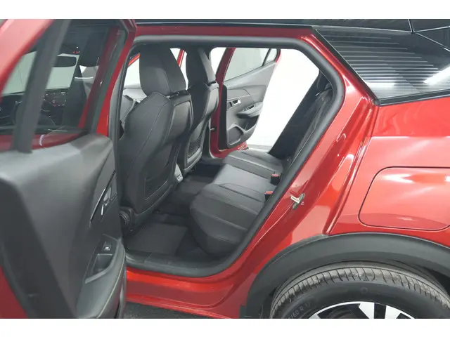 Peugeot 2008 PureTech 130 GT-Line 2020 Benzine 32