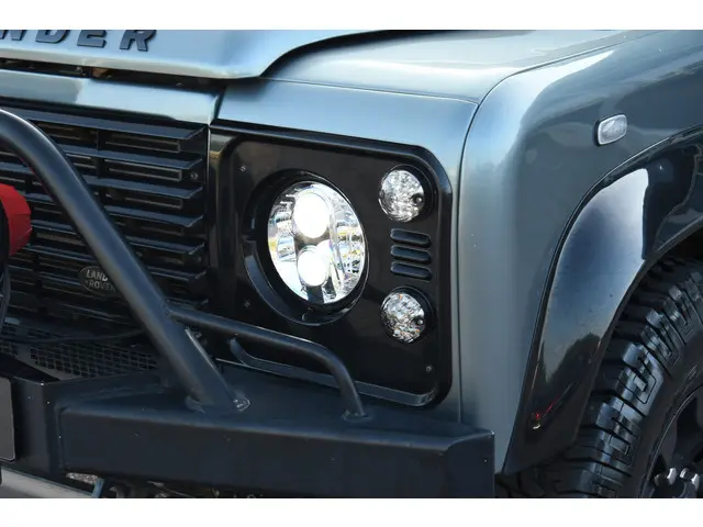 Land Rover Defender 110 2.2 TD4 Hard Top 2015 Diesel 17