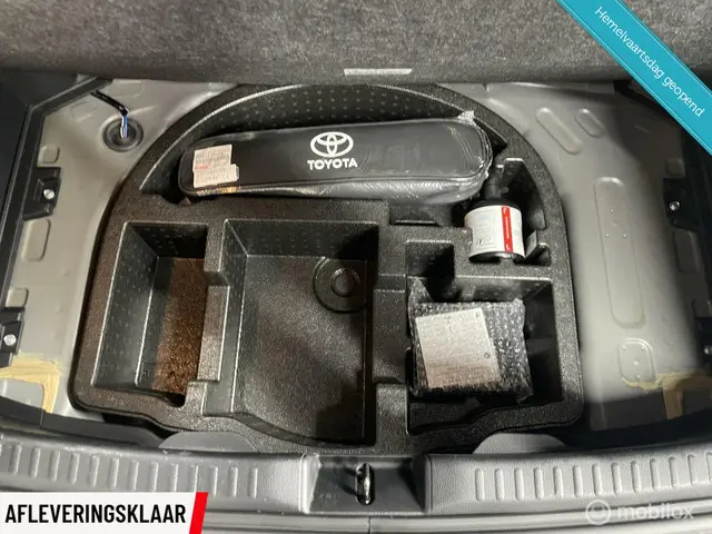 Toyota Yaris 1.5 Hybrid Style 2021 Hybride Benzine 33