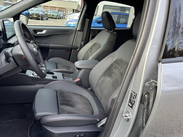 Ford Kuga 2.5 PHEV ST-Line X 2025 Hybride Benzine 13