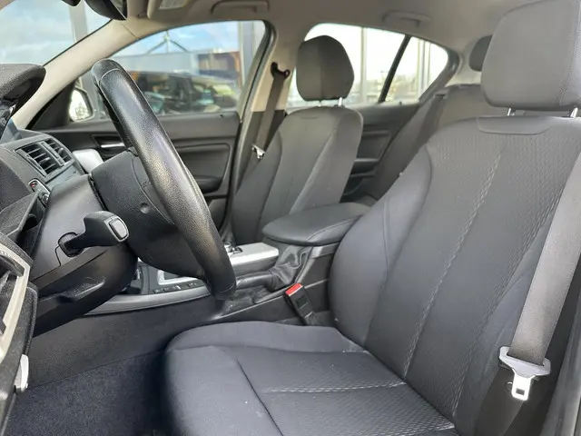 BMW 1 Serie 116i Executive 2013 Benzine 11