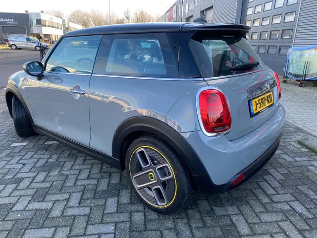 MINI Electric Mini Basic 33 kWh 2020 Elektrisch 3