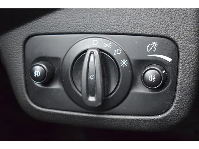 Ford C-MAX 1.5 Titanium 2019 Benzine 32