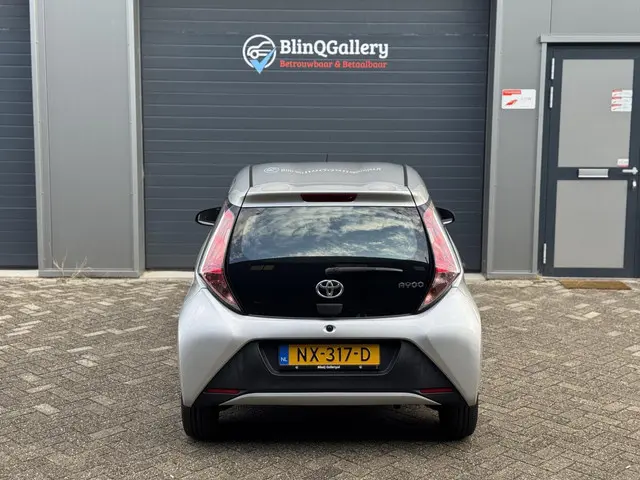 Toyota Aygo 1.0 VVT-i x|Apk| onderhoud| cruise 2017 Benzine 8