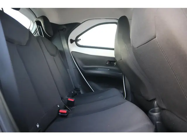 Toyota Aygo X 1.0 VVT-i MT PLAY 2022 Benzine 25