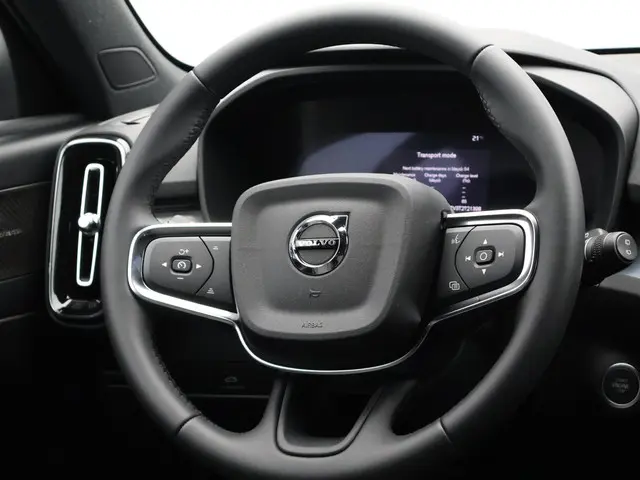 Volvo XC40 2.0 B3 Business Edition 2025 Benzine 10