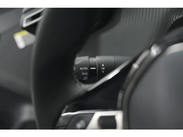 Peugeot 208 PureTech 100 Allure 2024 Benzine 37