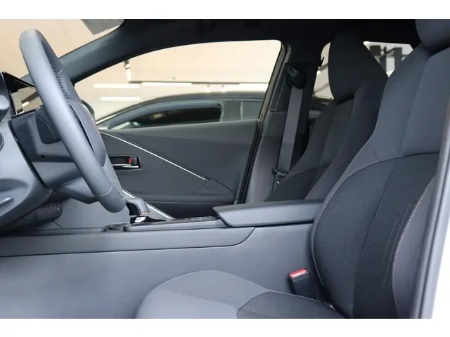 Toyota C-HR 1.8 Hybrid 140 Dynamic 2026 Hybride Benzine 29