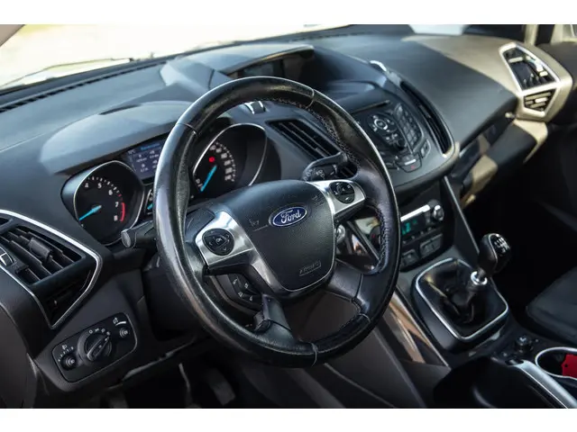 Ford Kuga 1.6 Titanium 2013 Benzine 21