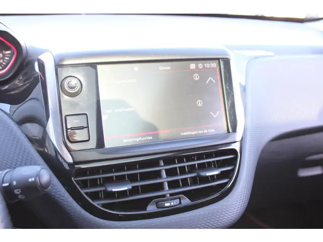 Peugeot 2008 1.2 PureTech GT-line 2017 Benzine 28