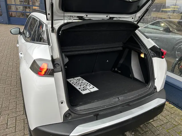 Peugeot 2008 1.2 Turbo 100 PK Allure Pack | 2021 Benzine 29