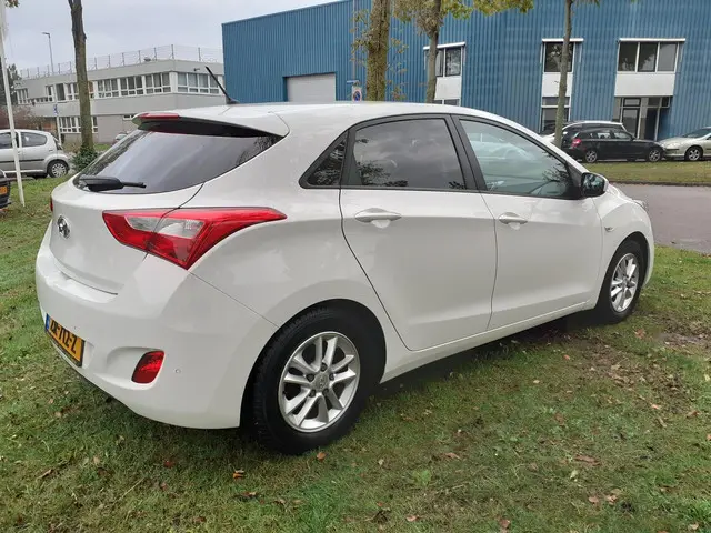 Hyundai i30 1.6 GDI *Automaat*PDC achter*Cruise* 2014 Benzine 9