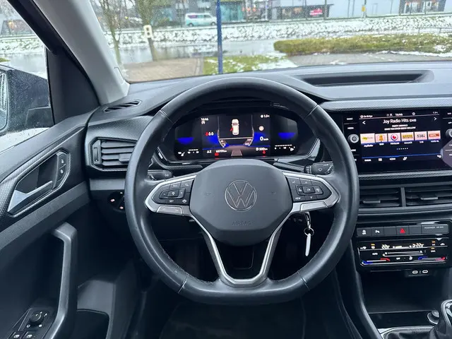 Volkswagen T-Cross 1.0 TSI Life 2023 Benzine 8