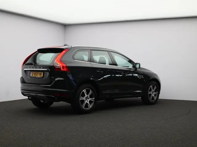 Volvo XC60 2.0 T5 FWD Summum 2014 Benzine 2