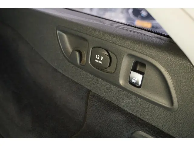 Mercedes-Benz E-Klasse Estate 200 Premium 2018 Benzine 17