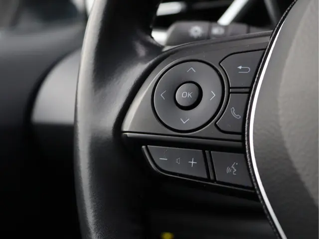 Toyota Corolla 1.8 Hybrid Style 2019 Hybride Benzine 30