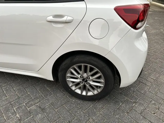 Kia Rio 1.2 62 KW Apple Carplay Navi 2020 Benzine 8